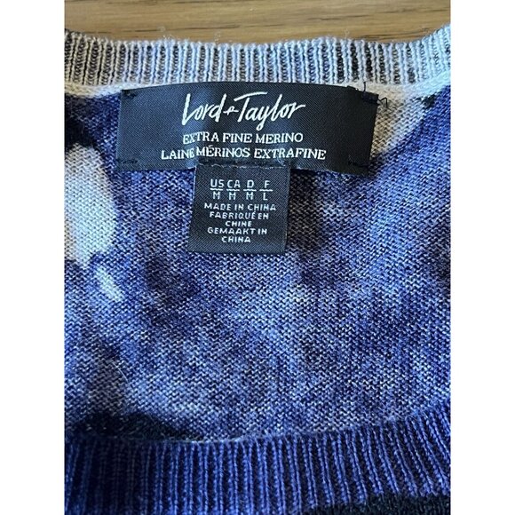 LORD & TAYLOR 100% Extra Fine Merino Wool Sweater Floral Size Medium Modern City - Picture 7 of 16